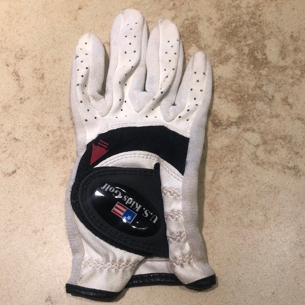 Kids right handed golf glove